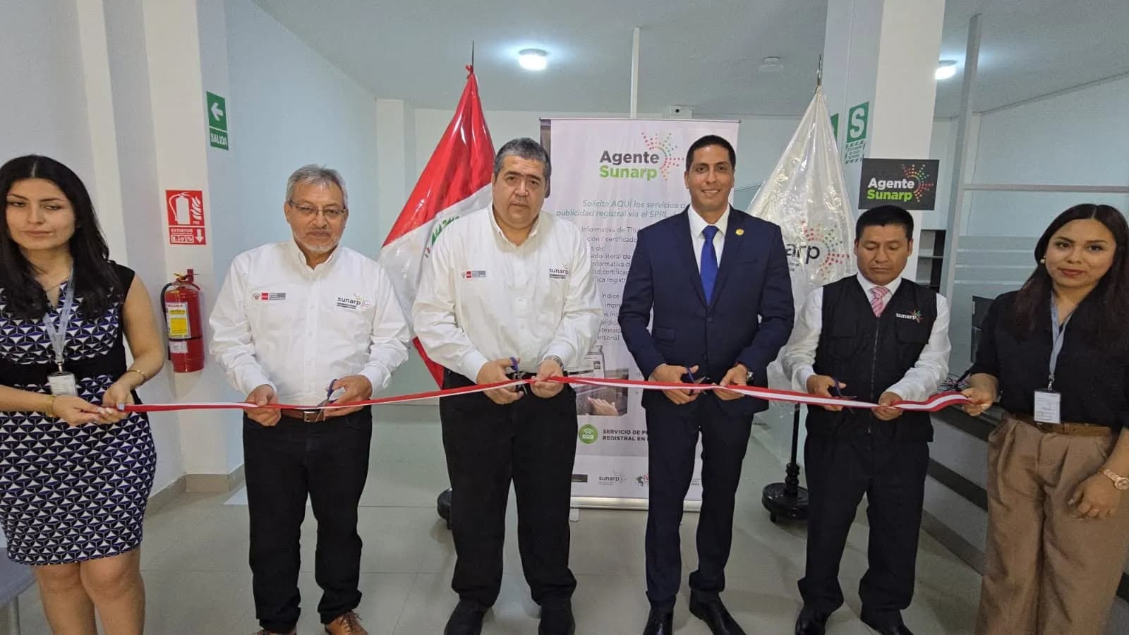 Inauguración del Módulo Agente Sunarp en Notaría Jaramillo Munayco con autoridades registrales